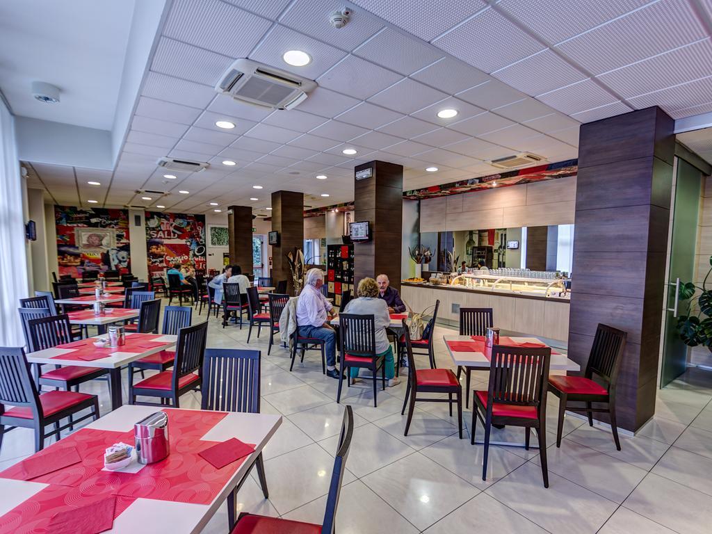Hotel Capital Rovigo Eksteriør bilde