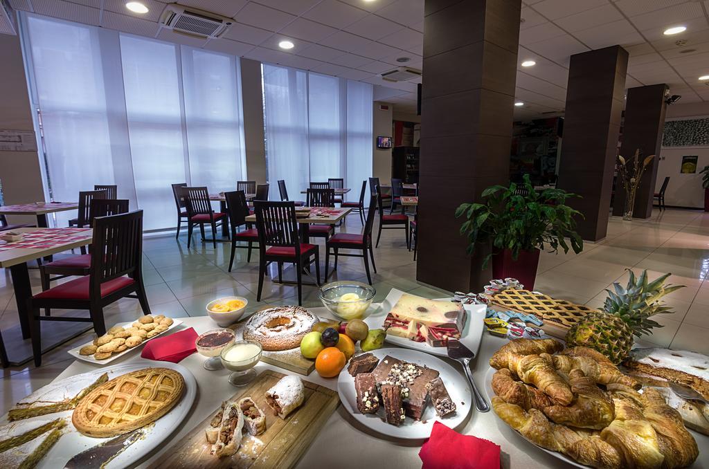 Hotel Capital Rovigo Eksteriør bilde
